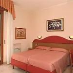 Cristallo מלון
