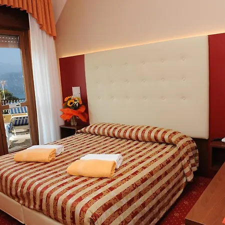 Hotel Cristallo 3*