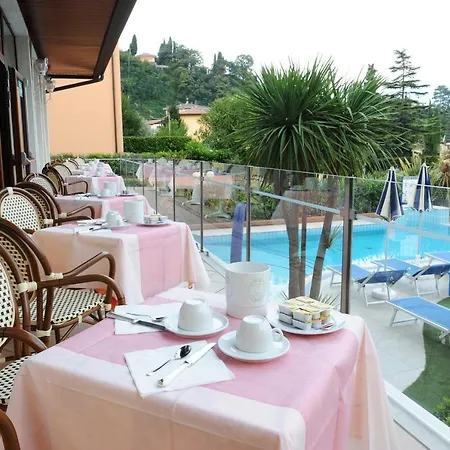 Cristallo Hotell