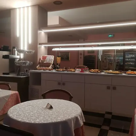Cristallo Hotel 3*