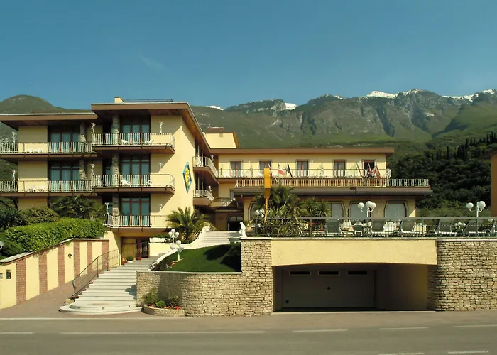 Hotel Cristallo 3*
