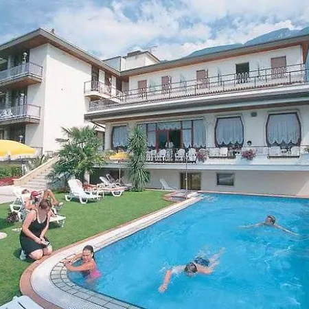 Cristallo 3* Μαλτσεζίνε